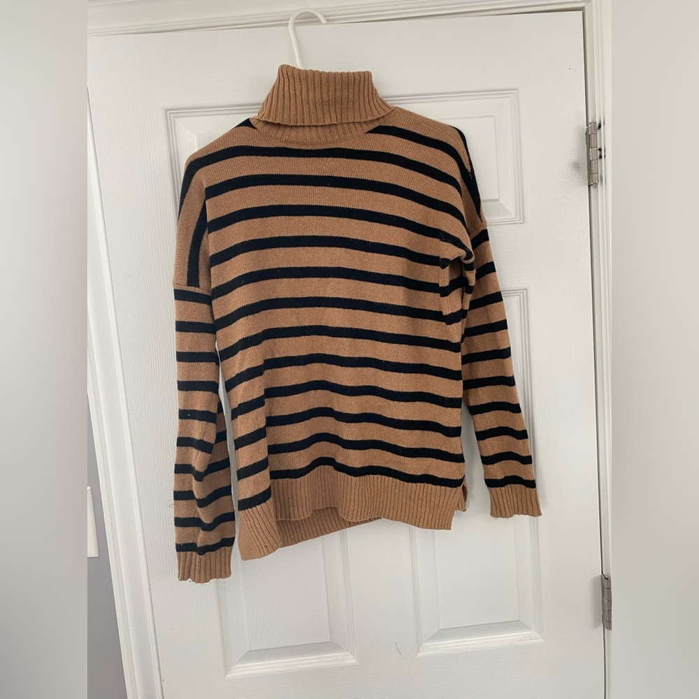 Madewell Tan & Black Turtleneck Sweater • Lightweight Knit • Fall Staple